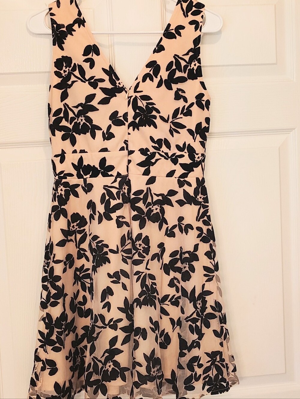Altar'd State Beige and Black Floral V-Neck Mini Dress. Size Medium
